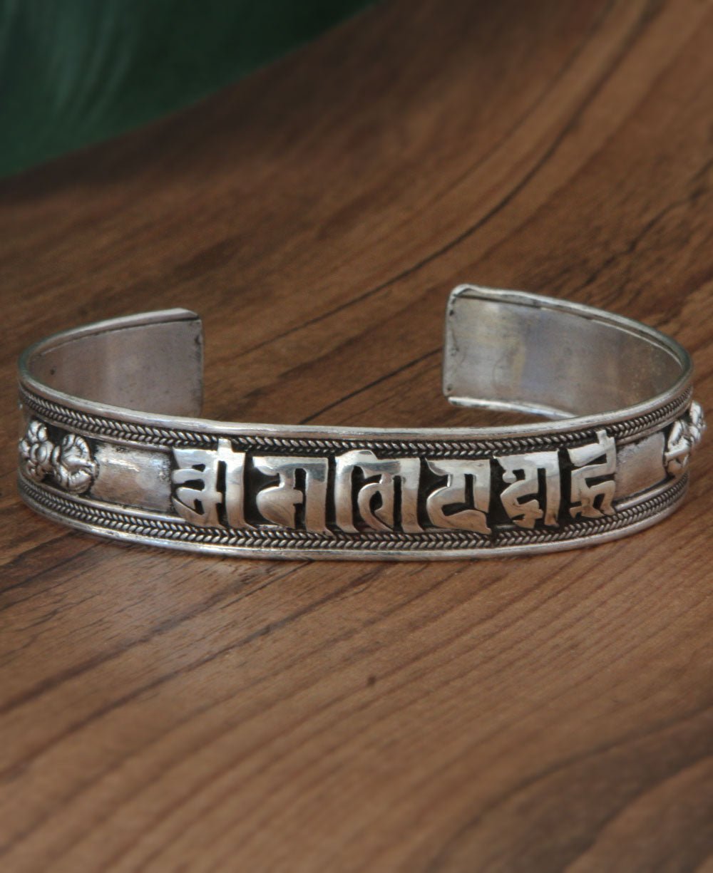 Om Mani Padme Hum Stainless Steel Mantra Bracelet