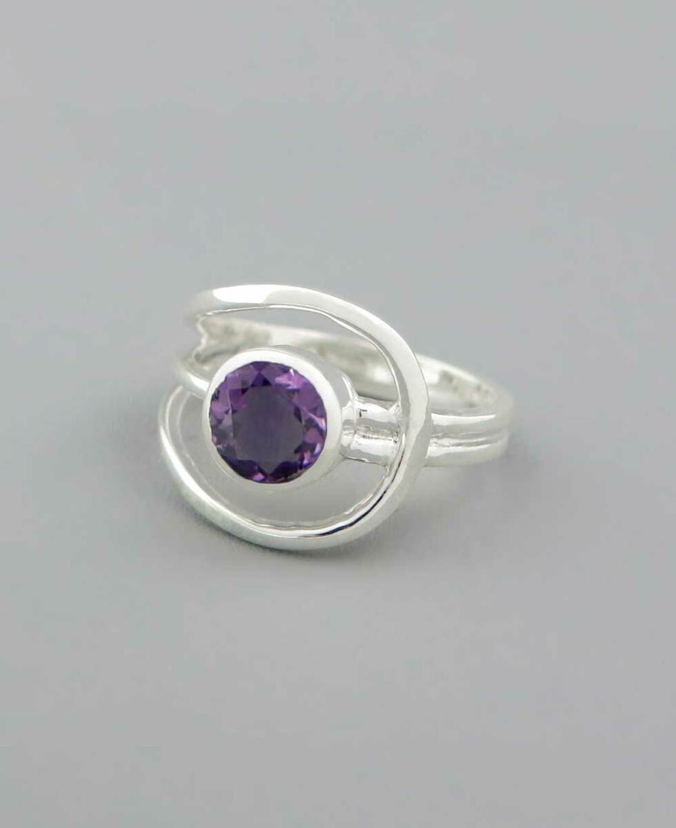 Stainless Steel Loop Ring With Amethyst Gemstone